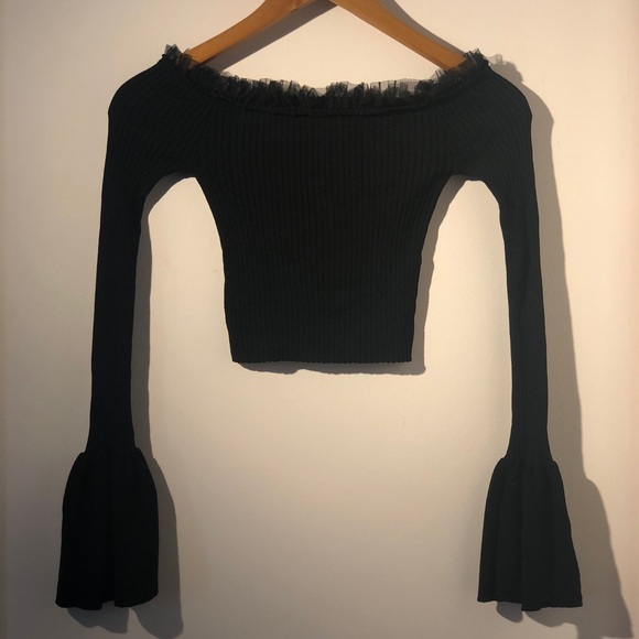 🌻Flare sleeve cropped top🌻 - Picture 3 of 4